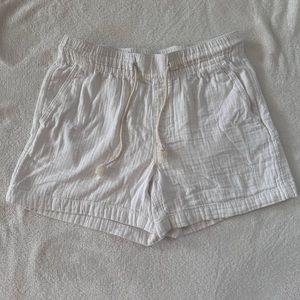 Women’s linen shorts, white